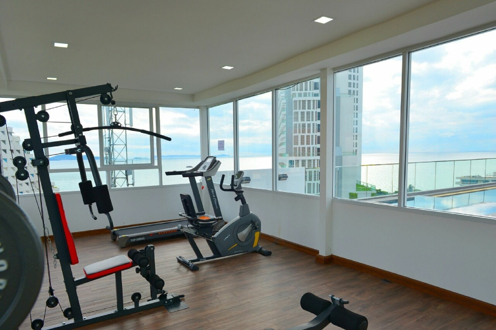 Serenity Wongamat Apartments Pattaya Exterior photo